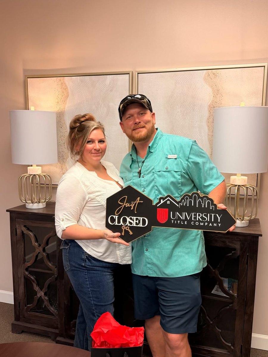 Clients of Francisco Martinez at their closing
